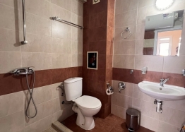 Geräumige Wohnung in einem Familienkomplex. Foto 16