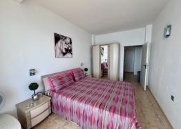 Stylish two-room apartment with a gorgeous sea view. Photo 6