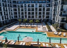 Spacious new apartment with a view of the pool and park. Photo 4