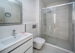 Spacious new apartment with a view of the pool and park. Photo 9