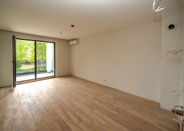 Spacious new apartment with a view of the pool and park. Photo 6