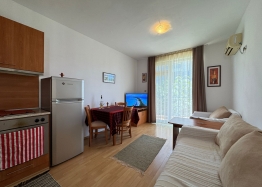 Útulný třípokojový byt v uzavřeném rodinném komplexu. Foto 2