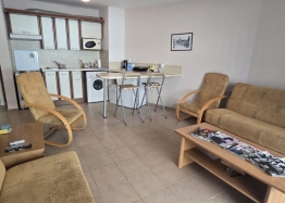 Apartment mit separatem Schlafzimmer in erster Küstenlinie. Foto 3