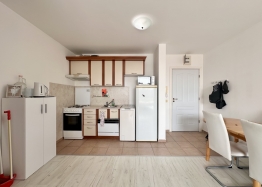 Krásný dvoupokojový apartmán s výhledem na bazén ve velkém známém komplexu. Foto 4