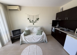 Vynikající studio s výhledem na bazén ve velkém komplexu na pobřeží. Foto 10