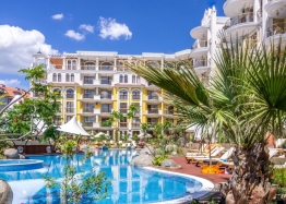 Квартира с видом на бассейн в премиальном комплексе. Фото 1