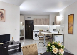 Eine gemütliche Wohnung mit neuen Möbeln. Foto 4