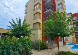 Квартира с двумя спальнями без таксы поддержки в центре Солнечного Берега. Фото 3