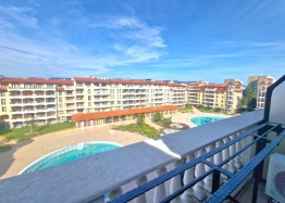 Spacious apartment with pool view in excellent complex. Photo 1