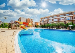 Excellent studio with a pool view. Photo 15