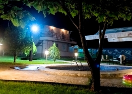 Двухэтажный дом с бассейном в селе Брястовец. Фото 13
