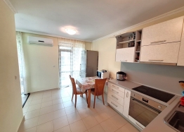 Large apartment in a quality boutique complex. Photo 7