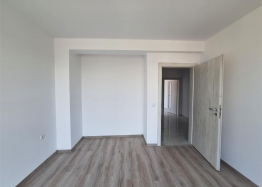 Prostorný třípokojový byt s velkou terasou. Foto 5