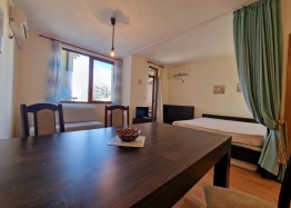 Spacious studio on the first line. Photo 5