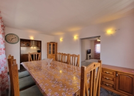 Solidní dům blízko moře. Foto 12