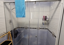 Eine große, schöne Dreizimmerwohnung in einer gemütlichen Familienanlage. Foto 23