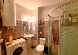 Large apartment in a quality boutique complex. Photo 11