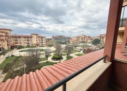 Apartment with a view of the large complex area. Photo 10