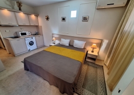 Простора студія з чудовою локацією. Фото 7