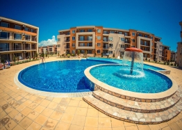 Large studio in a major complex on the coast. Photo 15