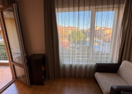 Apartament z widokiem na basen w dużym kompleksie. Zdjęcie 17