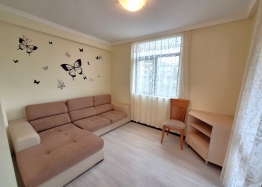 Large apartment in a quality boutique complex. Photo 3