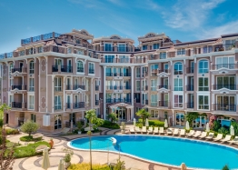 One-bedroom apartment in a luxury complex. Photo 1