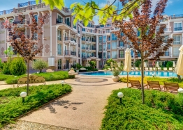 One-bedroom apartment in a luxury complex. Photo 7