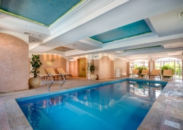 One-bedroom apartment in a luxury complex. Photo 10
