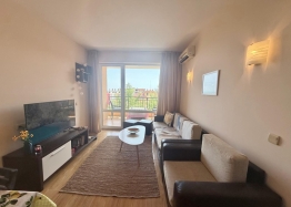 Spacious apartment with sea view in a large complex. Photo 2