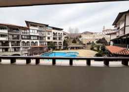 Апартамент с видом на бассейн в комплексе Arena 1. Фото 12