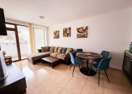 Апартамент с видом на бассейн в комплексе Arena 1. Фото 2