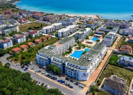 Doskonały apartament z dwiema sypialniami i widokiem na morze w Burgas. Zdjęcie 1