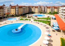 Zwei-Zimmer-Wohnung mit herrlichem Blick auf die Pools in einem Luxuskomplex. Foto 30