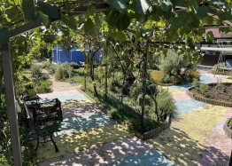 Отличный дом с тремя спальнями и красивым садом. Фото 8