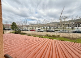 Apartment with a view of the large complex area. Photo 16