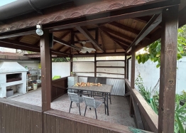 Отличный дом с тремя спальнями и красивым садом. Фото 16