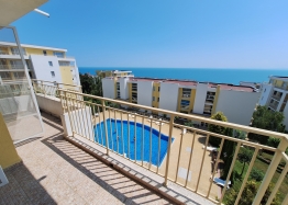 Apartmán s výhledem na moře ve velkém komplexu. Foto 1