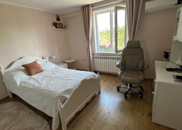 Отличный дом с тремя спальнями и красивым садом. Фото 22