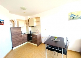 Nice apartment in a quiet place on the first line. Photo 4