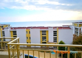 2-room apartment with sea view in Crown Fort Club complex. Photo 1