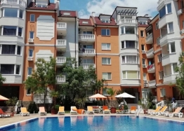 Two-room apartment with pool view in Sea Diamond complex. Photo 16