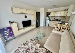 One bedroom apartment in a great complex. Photo 2