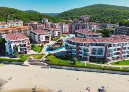 Apartment in a large complex on the first line. Photo 6