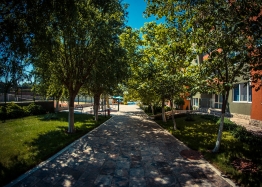 Недорогой апартамент с двумя спальнями на Солнечном берегу. Фото 12