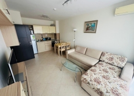 One bedroom apartment in a great complex. Photo 8