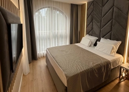 Stilvolles Zweizimmerapartment in einer Luxusanlage. Foto 4