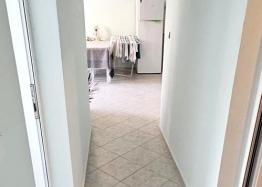 Třípokojový apartmán v docházkové vzdálenosti od moře za vynikající cenu. Foto 9