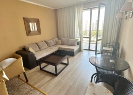 Dvoupokojový apartmán s krásným výhledem na bazén v luxusním komplexu. Foto 2