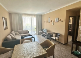 Dvoupokojový apartmán s krásným výhledem na bazén v luxusním komplexu. Foto 10